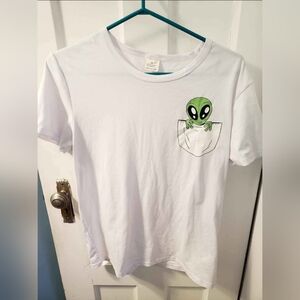 Small Tshirt Alien Pocket Graffic T-shirt Top clothing